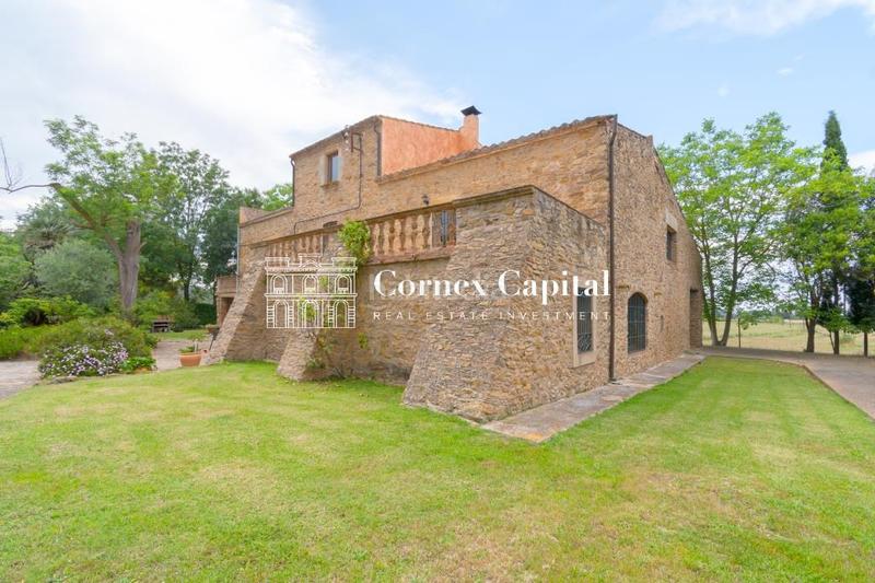 Foto 7b937ff8-d9a6-4cc9-8a6d-b22578ed6938. Masia amb aparcament a Forallac