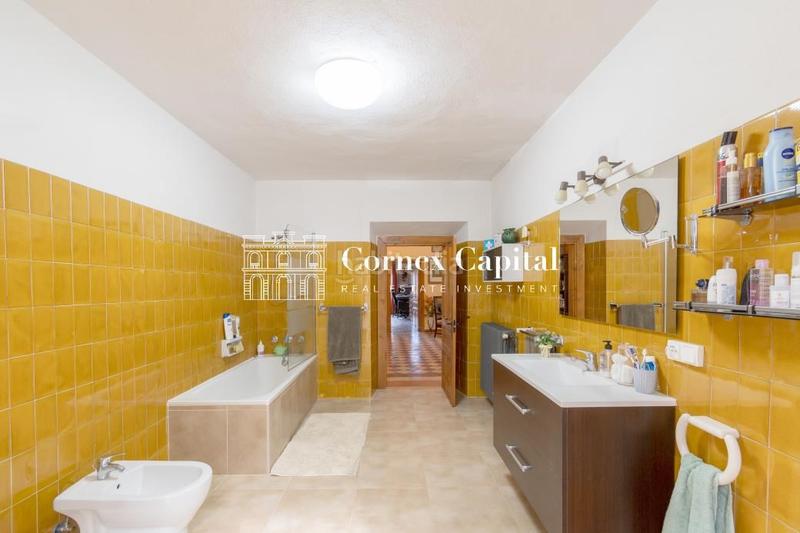 Foto 8886c29c-196b-4e05-81f5-3cf7662189c1. Masia amb aparcament a Forallac