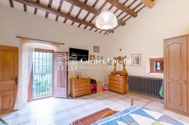 Foto d99264fa-f437-40f6-9675-0000d2a1237b. Masia amb aparcament a Forallac