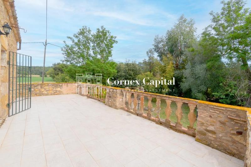 Foto e7b1232c-4172-4ece-ac0e-e03733c9ca60. Masia amb aparcament a Forallac