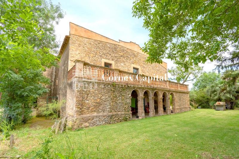 Foto eb7e6027-aac3-4440-891a-d8ddbf1a571a. Masia amb aparcament a Forallac