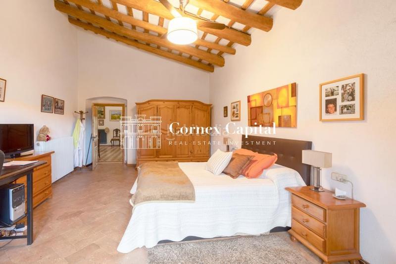 Foto f06c48a1-994c-48d2-b5e4-b55f42b32e81. Masia amb aparcament a Forallac