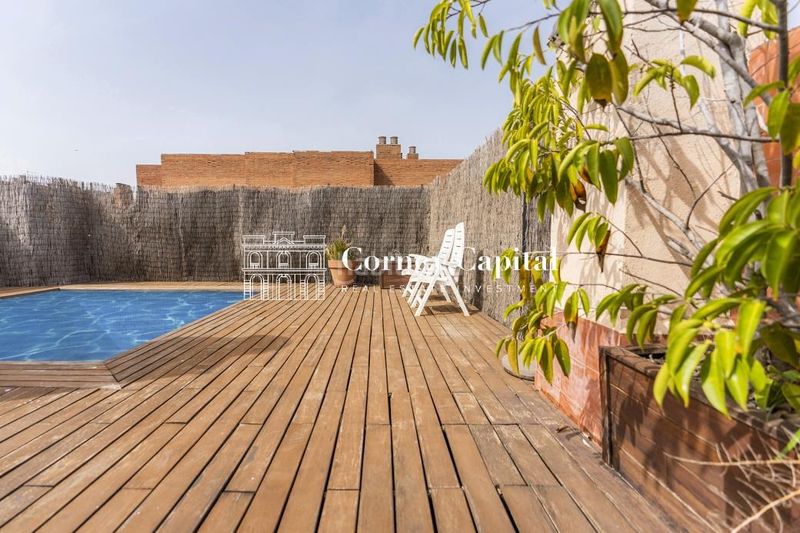 Foto 1a84784f-a2bd-4987-8cd1-fa28b8fdd64f. Penthouse with heating parking pool in Tres Torres Barcelona