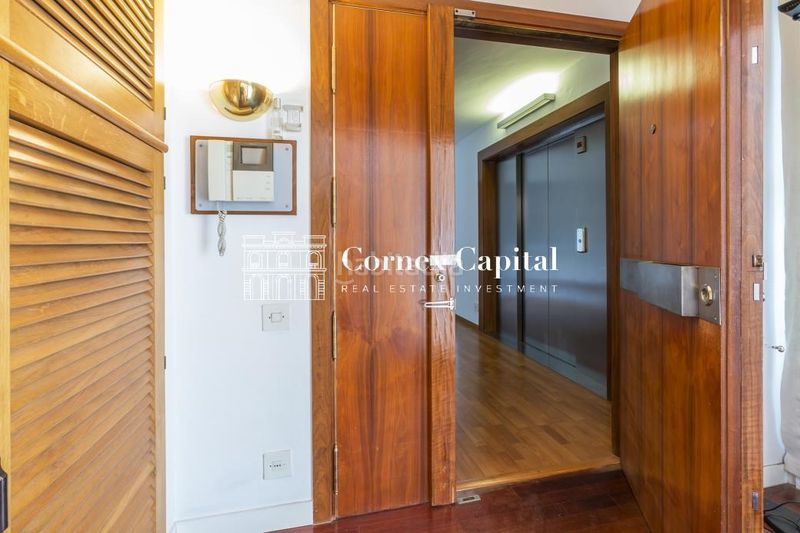 Foto 554a322b-dd12-4b00-b287-8fbac9b9f25c. Penthouse with heating parking pool in Tres Torres Barcelona