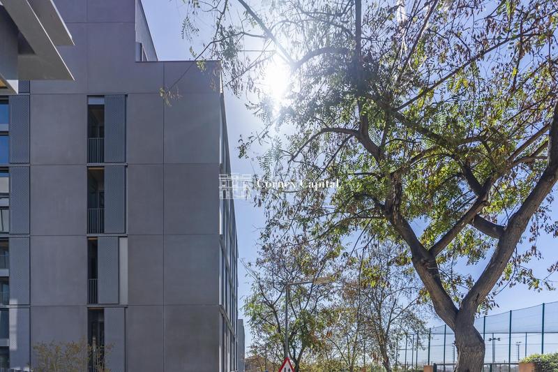 Foto 84156f95-11c4-4bbc-ab81-1f689c02ee82. Location appartement avec chauffage parking piscine dans Barcelona