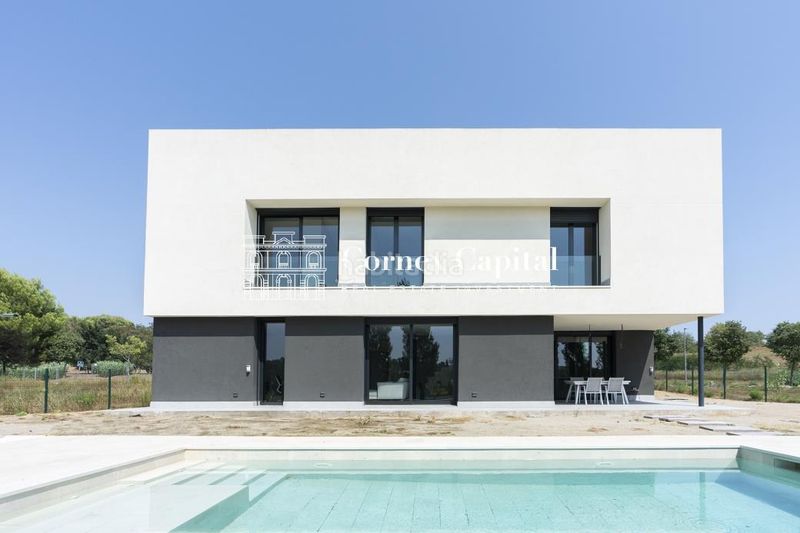 Foto d06e440a-8e43-488f-a2fa-a184cf7081c2. Casa amb calefacció aparcament piscina a Roca del Vallès (La)