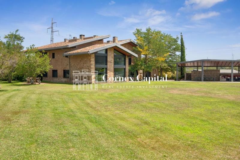 Foto 74e53c99-557d-4823-9b51-2b9c4840cf46. Casa amb calefacció aparcament piscina a Forallac