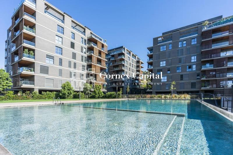 Foto a0a76a4d-3cef-446e-9bd5-5df2efe3dba5. Attico con riscaldamento parcheggio piscina in Finestrelles Esplugues de Llobregat