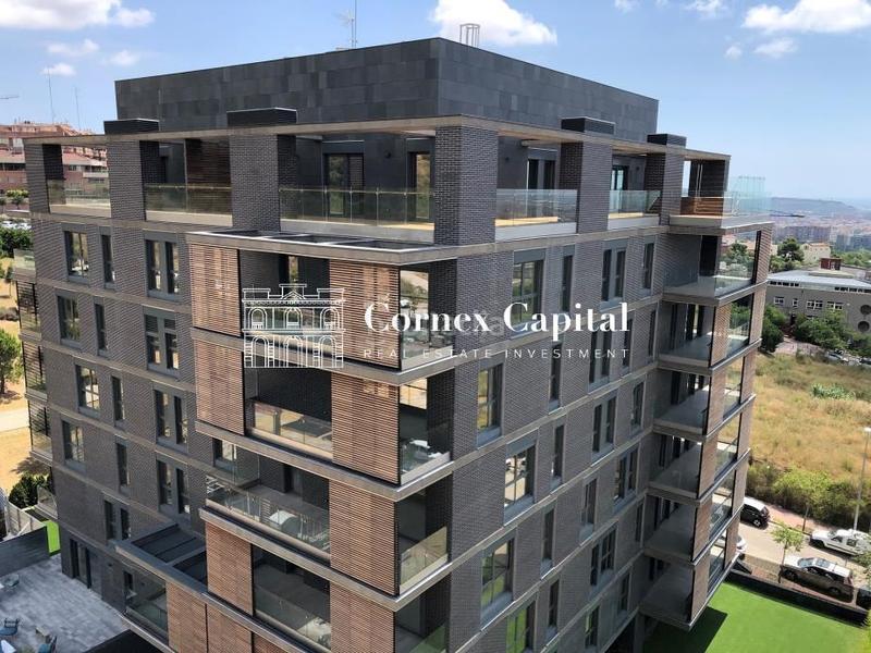 Foto 2bd8d8f3-1da0-412a-b2ec-bcfddafee169. Dachwohnung mit heizung parking pool in Finestrelles Esplugues de Llobregat