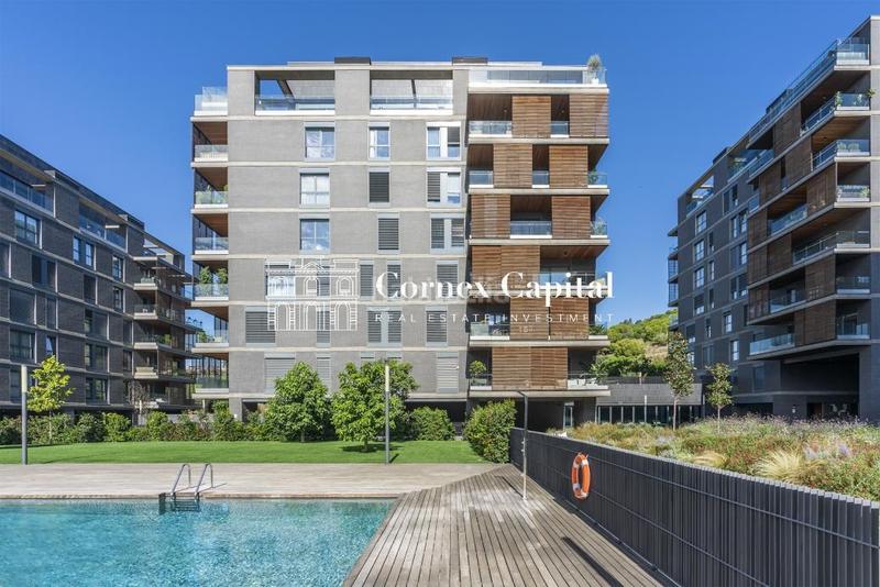 Foto 0a6d5697-41c2-4189-aeb8-43368ecddb17. Penthouse with heating parking pool in Finestrelles Esplugues de Llobregat