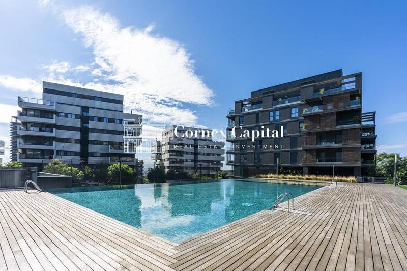 Foto bceeb8be-3950-41ab-ade9-81a6a47c2796. Penthouse with heating parking pool in Finestrelles Esplugues de Llobregat