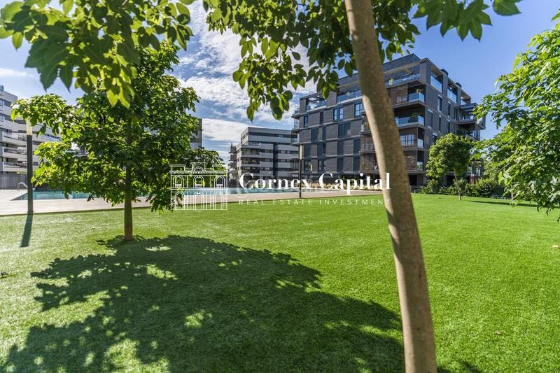 Foto fe05bccb-284f-40be-91c0-32977bc6be4e. Penthouse with heating parking pool in Finestrelles Esplugues de Llobregat