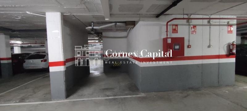 Foto 3a7f0da1-6a4b-4ae7-a0ff-f5bba5a38580. Parking coche en Poblenou Barcelona