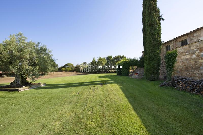 Foto 4b8beca2-cba2-45ca-a739-705f81ded433. Bauernhof mit parking pool in Cassà de la Selva