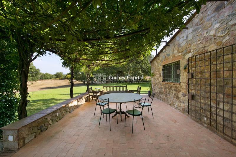 Foto ba55c426-21a6-4ddb-960c-5b8b170b00f2. Bauernhof mit parking pool in Cassà de la Selva