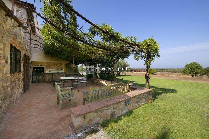 Foto be6f244a-b026-41a6-86dc-dfc1a1aba469. Bauernhof mit parking pool in Cassà de la Selva