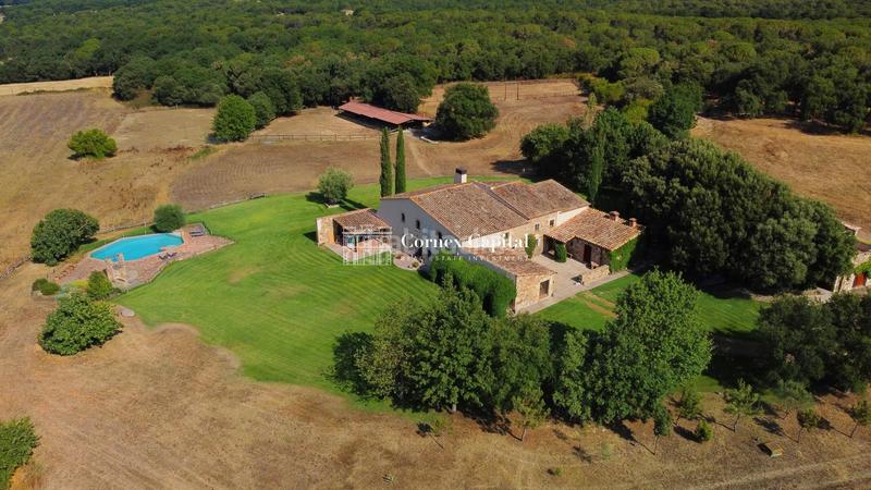 Foto c1ac803b-4b7f-4a41-933e-b4ca5ad7d7a5. Bauernhof mit parking pool in Cassà de la Selva