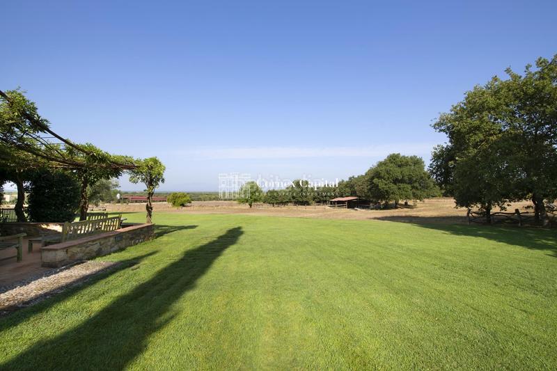 Foto e236fdf4-52ef-4680-8119-938ec4f42eaf. Bauernhof mit parking pool in Cassà de la Selva