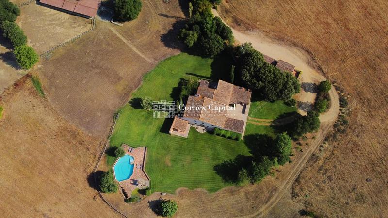 Foto ef25dead-1370-44b9-859e-5c864b5be785. Bauernhof mit parking pool in Cassà de la Selva