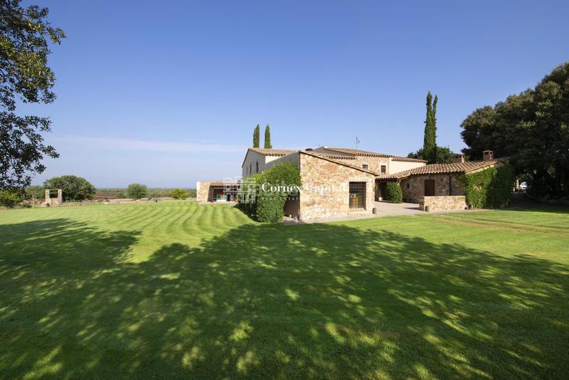 Foto f5535951-bac9-4569-ba6a-b83c2f34dd3d. Bauernhof mit parking pool in Cassà de la Selva