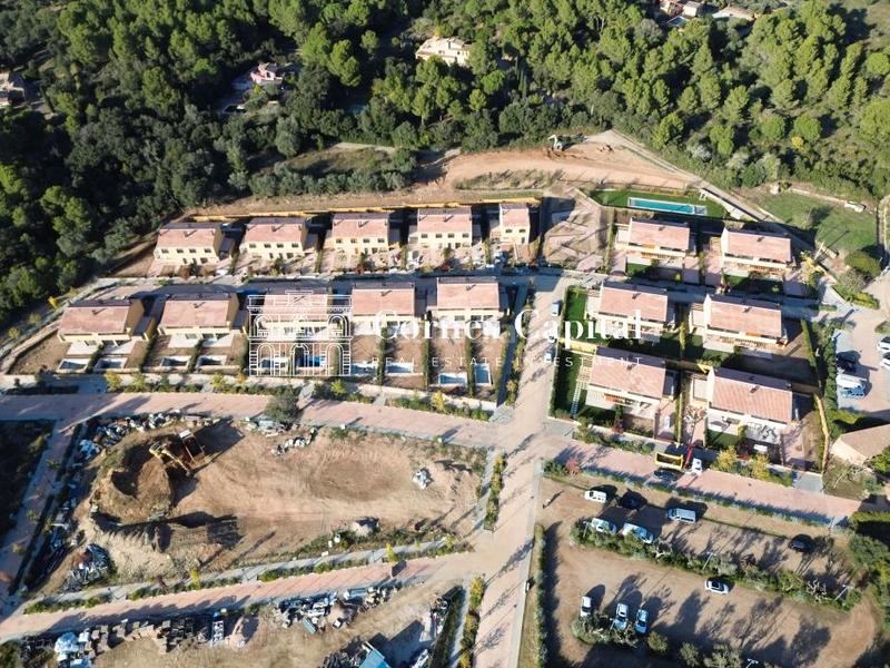 Foto 0d9b2eb9-0fe9-4b8f-ad4c-c36031c0dc2a. Casa adossada 170m<sup>2</sup> amb aparcament piscina a Regencós