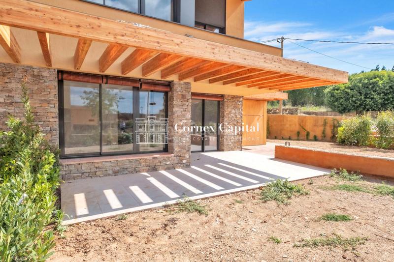 Foto 73f51827-ec0f-4313-abb6-b9dff36a5b05. Casa adossada 170m<sup>2</sup> amb aparcament piscina a Regencós