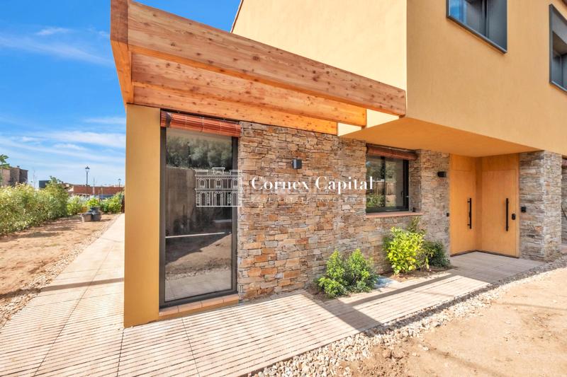 Foto 91d09628-591f-49f9-9a1b-8cd4f3229869. Casa adossada 170m<sup>2</sup> amb aparcament piscina a Regencós