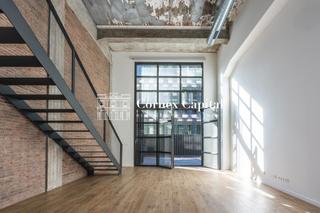 Duplex  Avinguda d'icària. Dúplex tipo loft a estrenar de 2 habitaciones en poblenou
