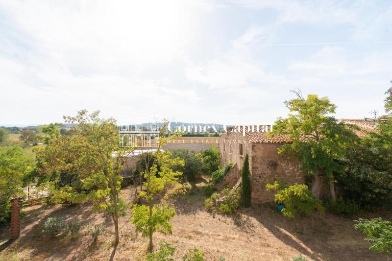 Foto 87fd99e0-6d65-43ff-bf0c-a4949f5d2ef0. Masía en Ullastret