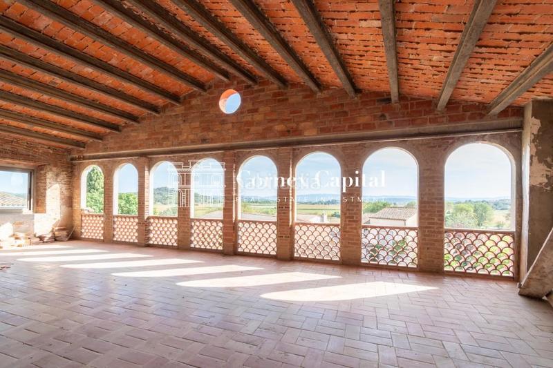 Foto a8227065-b526-4184-9f7f-30d01251a7a1. Masía en Ullastret