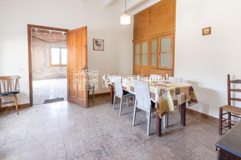 Foto d15595e3-fb4b-4acd-bf4f-a3bd0e80bb20. Masía en Ullastret