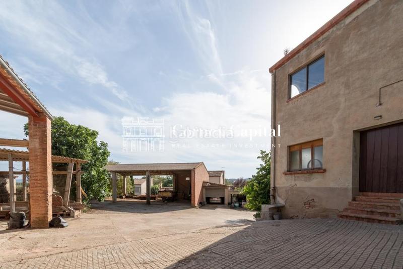 Foto eb06dd96-5fcc-42db-8334-f632b58a25c0. Masía en Ullastret