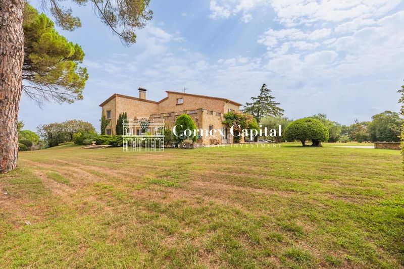 Foto 2a55e7da-32da-481d-ba97-c134dc5b9105. Masia amb calefacció piscina a Navata