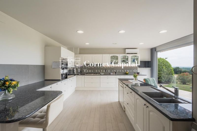 Foto ad303bed-11f6-49b6-9e73-b56abaf73e28. Masia amb calefacció piscina a Navata