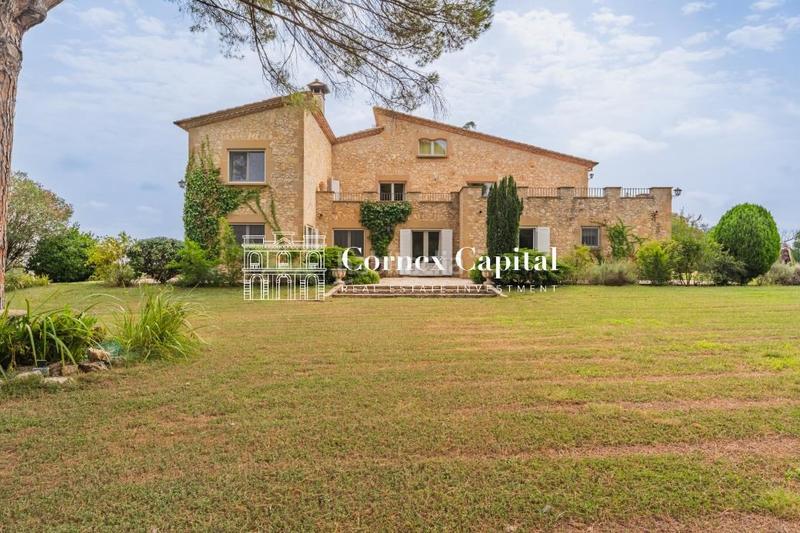 Foto b50cc408-6ab6-4e89-99d7-b15f817f52b2. Masia amb calefacció piscina a Navata