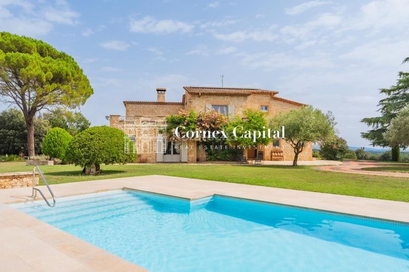 Foto c3a6d770-40aa-4136-a0c9-0ead8a5fb038. Masia amb calefacció piscina a Navata