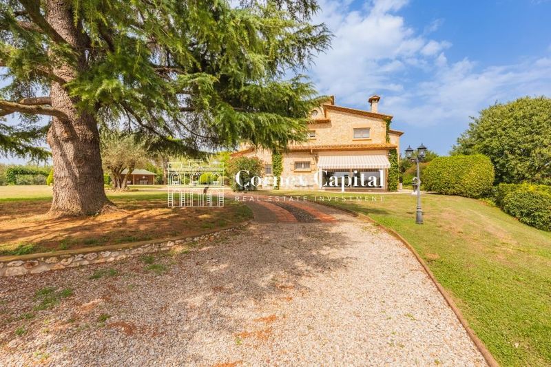 Foto d7e9b54f-0176-47ad-9e38-095b8a5eee78. Masia amb calefacció piscina a Navata