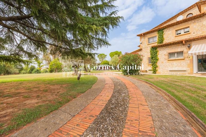 Foto efd212bd-97be-4fc1-aaf9-600f4af2ef56. Masia amb calefacció piscina a Navata