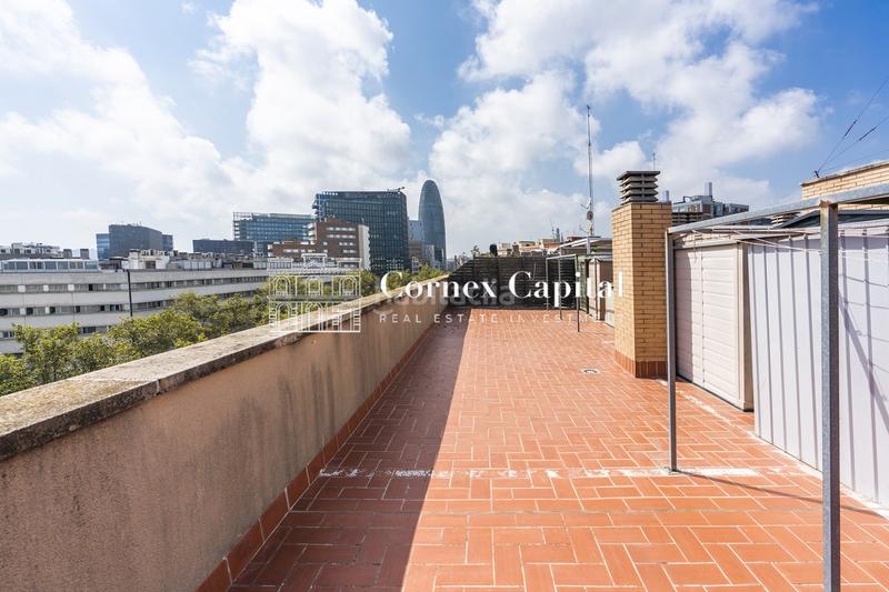 Foto 94620175-61c5-4798-be19-f3caf15e7412. Penthouse with heating parking in Poblenou Barcelona