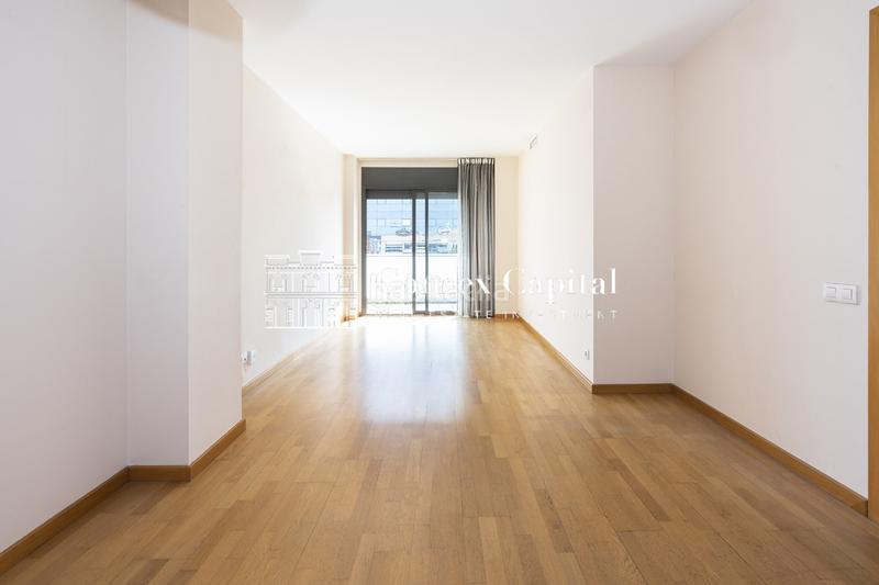 Foto cd6e16bd-6397-49ad-8340-4243aaba46e1. Penthouse with heating parking in Poblenou Barcelona