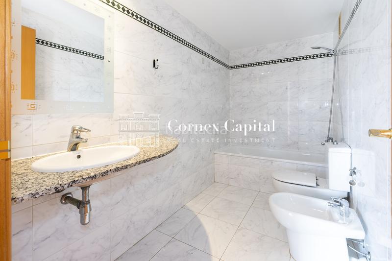 Foto f0ae3b5d-6d82-4a0c-9a58-5e1bab2cfa09. Penthouse with heating parking in Poblenou Barcelona