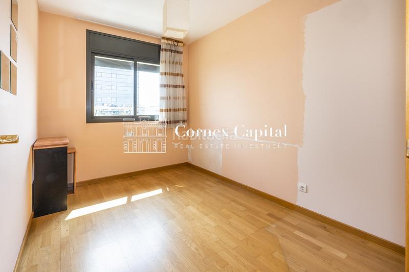 Foto f68784d5-9b10-4145-b60c-9642bc638e72. Penthouse with heating parking in Poblenou Barcelona
