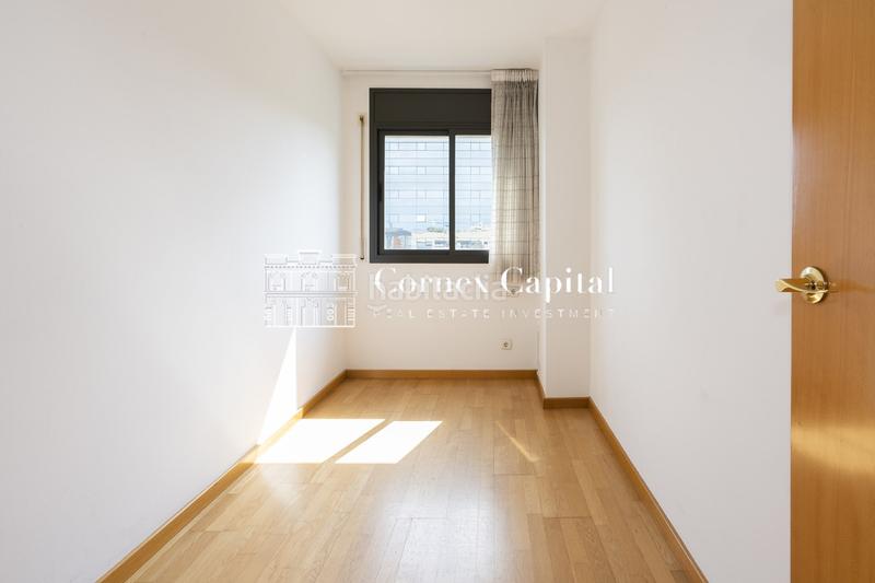 Foto f8e9d3ad-7b4c-4d62-8fc0-1f993577b5a6. Penthouse with heating parking in Poblenou Barcelona