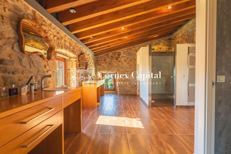 Foto 4fc6ce30-8c97-46a9-974c-afaeb3a754e3. Casale con riscaldamento parcheggio in Maçanet de Cabrenys