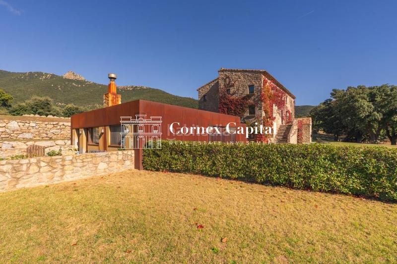 Foto d15565f2-a80e-4697-817f-834f642e4728. Masia amb calefacció aparcament a Maçanet de Cabrenys