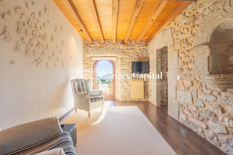 Foto f7d1c582-e9c2-4e4f-b192-2aa216ffb494. Masia amb calefacció aparcament a Maçanet de Cabrenys