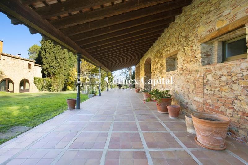 Foto 497ef87f-1d21-4383-a395-43144c8bd647. Masia amb calefacció aparcament piscina a Forallac