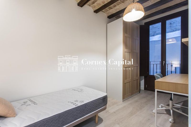 Foto 360aaa63-3fcd-4e2d-b184-66b86f268353. Pis 75m<sup>2</sup> amb calefacció a Sant Antoni Barcelona