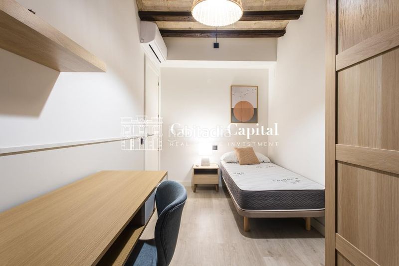 Foto 51f90adc-8578-423c-8187-488539cc3f8b. Pis 75m<sup>2</sup> amb calefacció a Sant Antoni Barcelona