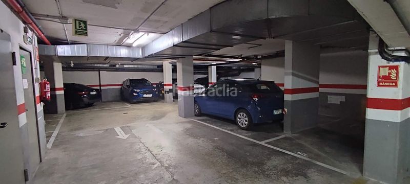 Foto 5c0855f4-2488-443e-ac9e-4f870e542615. Aparcament cotxe a Poblenou Barcelona